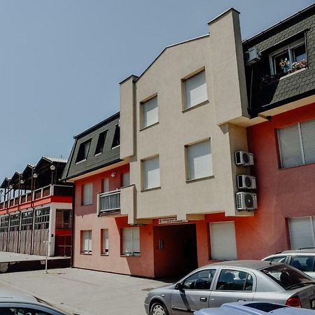 Ðakovo Apartman M5 מראה חיצוני תמונה