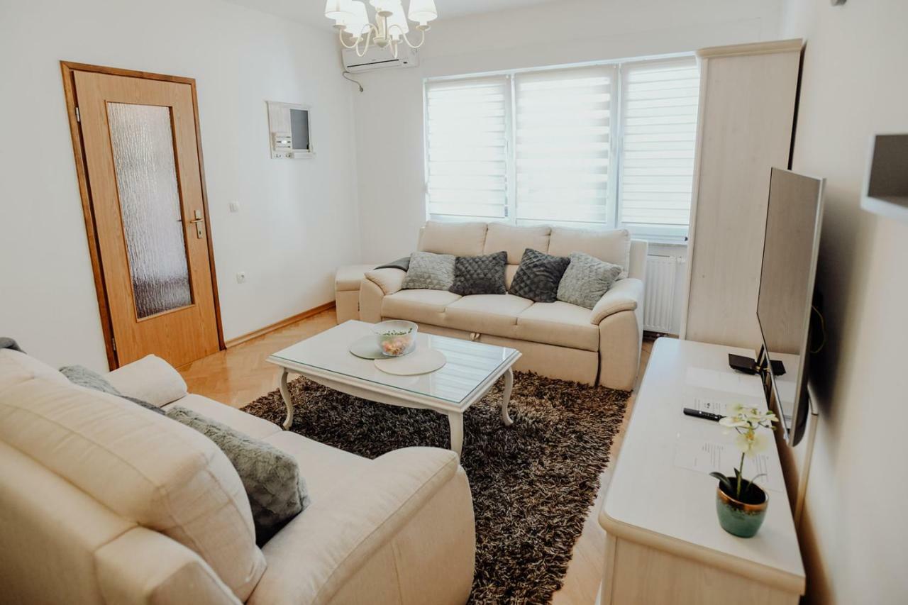 Ðakovo Apartman M5 מראה חיצוני תמונה